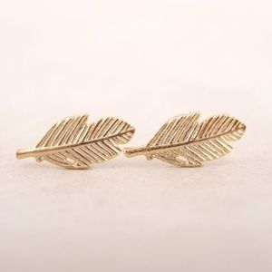FINAL MARKDOWN 🌟 Feather Bohemian stud earrings.